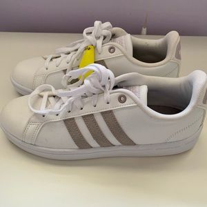 NWT Adidas Cloudfoam Sneakers- Size 8